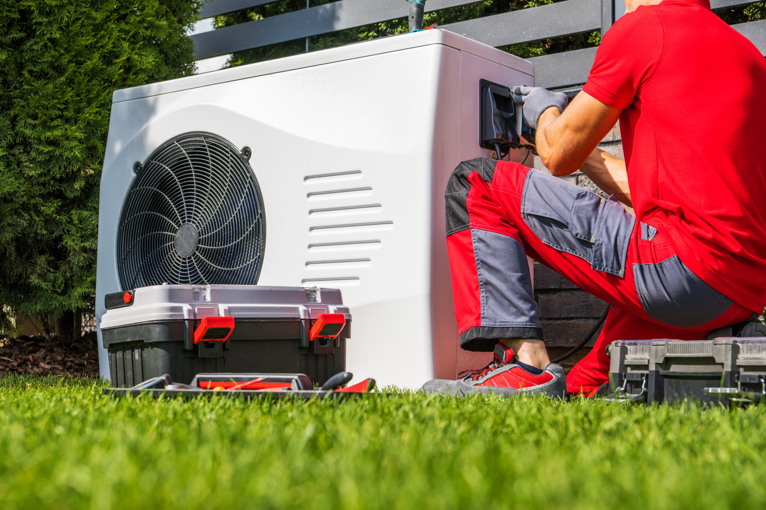 Wärmepumpen gelten als eine effiziente und umweltfreundliche Möglichkeit zur Beheizung von Gebäuden. Doch wie bei jeder Technologie gibt es auch bei Wärmepumpen Vor- und Nachteile. Hier erfahren Sie, was Sie über die Nutzung einer Wärmepumpe wissen sollten.